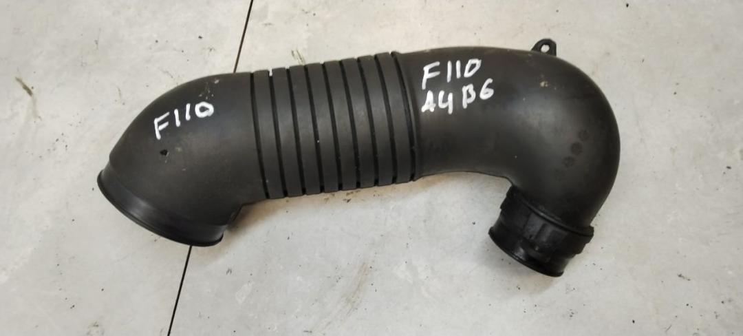 патрубок воздушного фильтра Audi A4 B6 2003, 1.9 л., дизель, МКПП, универсал - фото №1