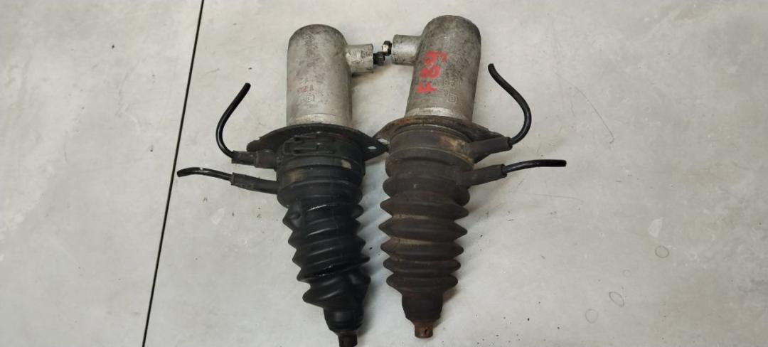 задний гидроцилиндр Citroen C5 1 2006, 1.6 л., дизель, МКПП, хетчбэк 5 дв. - фото №1