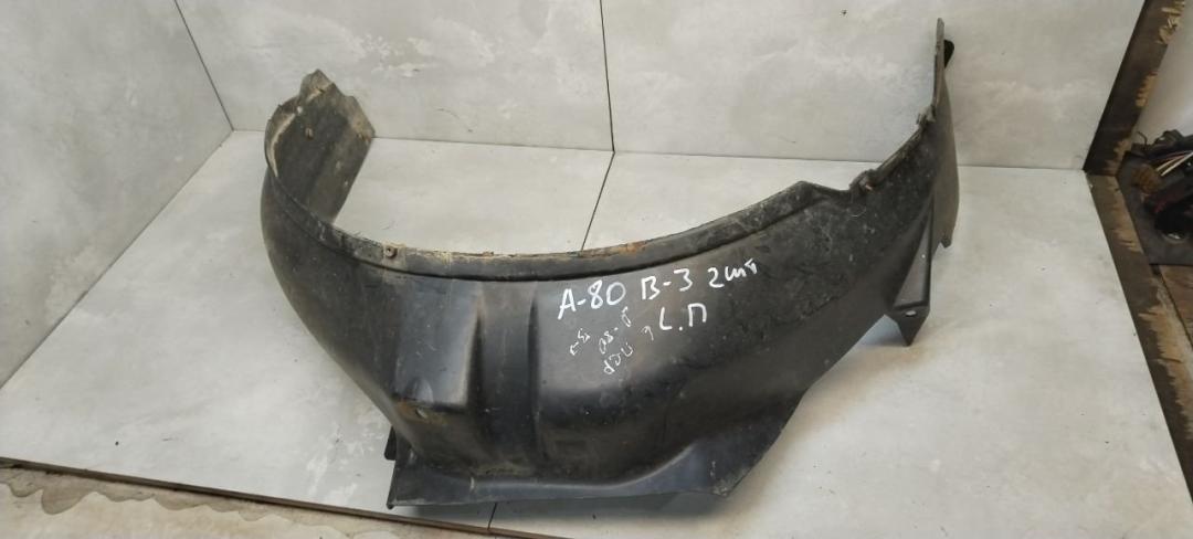 защита арок передняя левая (подкрылок) Audi 80 B3 1989 - фото №1