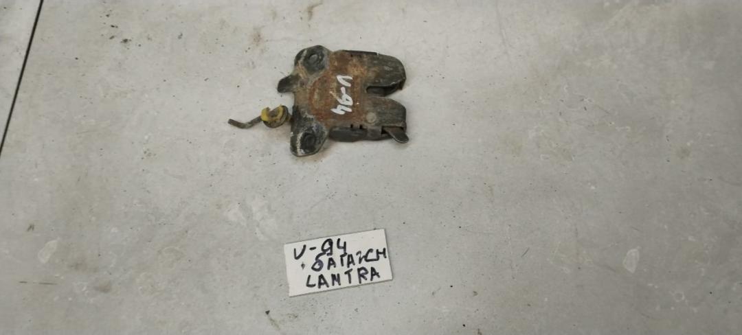 замок багажника Hyundai Lantra J2 1997, 1.6 л., бензин, МКПП, седан - фото №1