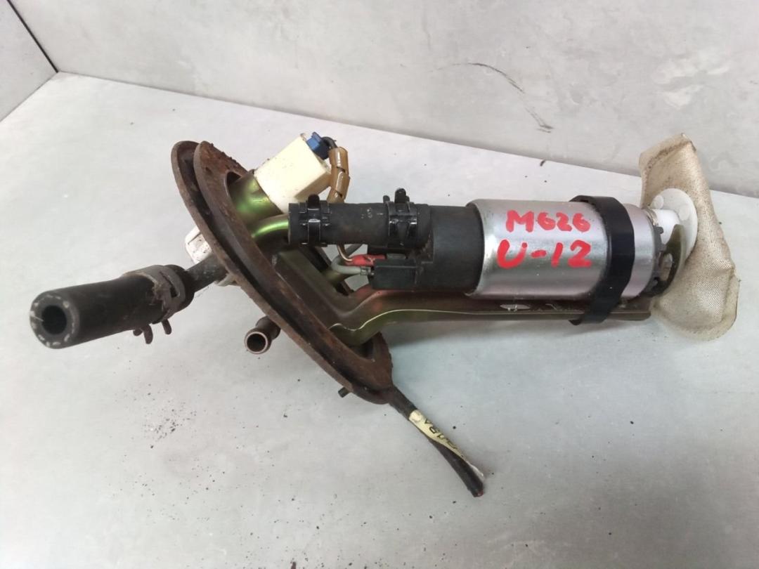 насос топливный Mazda 626 GE 1995, 2.0 л., бензин, МКПП, седан - фото №1