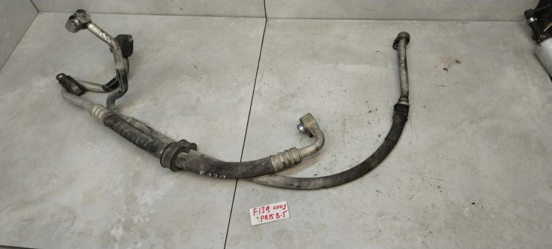 трубка кондиционера Volkswagen Passat B5 2001, 1.9 л., дизель, седан - фото №1