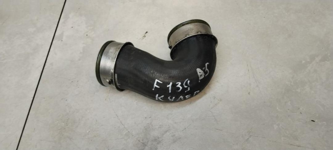 патрубок интеркулера Volkswagen Passat B5 2001, 1.9 л., дизель, седан - фото №1