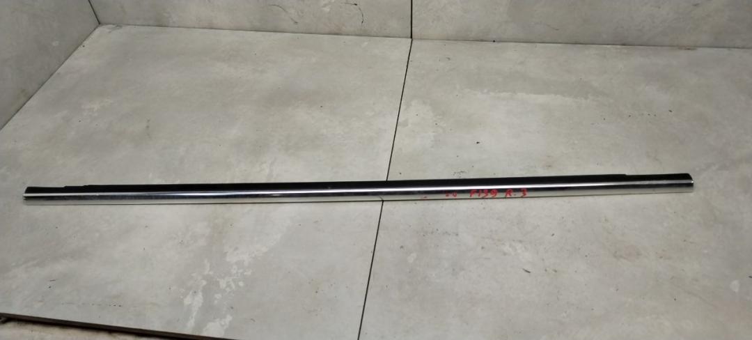 Молдинг стекла двери задней правой наружный Volkswagen Passat B5 2001, 1.9 л., дизель, МКПП, седан - фото №1