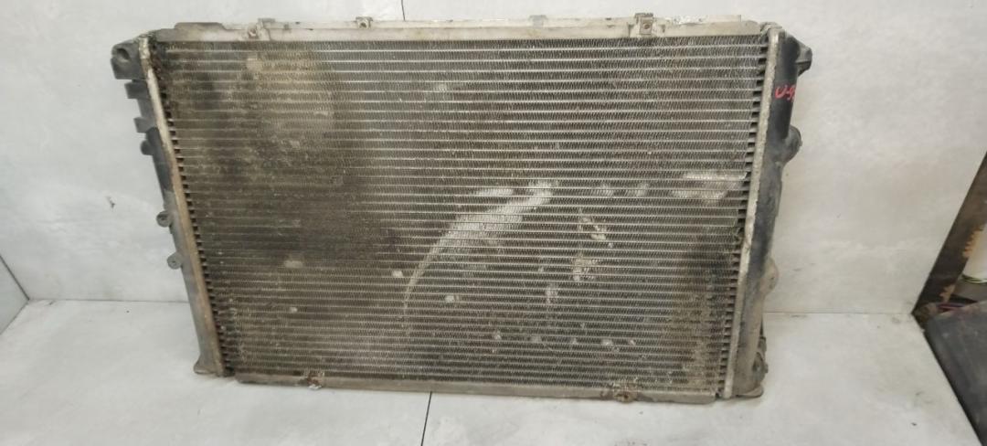 радиатор (основной) Renault Megane 1 поколение 1997, 1.6 л., бензин, МКПП, хетчбэк 5 дв. - фото №1