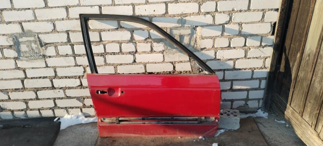 дверь передняя правая Volkswagen Passat B3 1991, 1.6 л., дизель, МКПП, универсал - фото №1