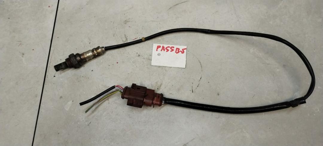 лямбда-зонд Volkswagen Passat B5 1998, 1.6 л., бензин, МКПП, универсал - фото №1