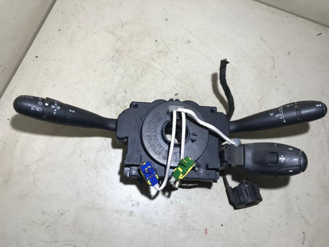 переключатель подрулевой (стрекоза) Citroen C5 1 поколение 2003, 2.0 л., дизель, МКПП, хетчбэк 5 дв. - фото №1