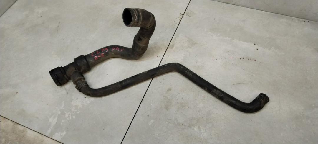 патрубок радиатора Volkswagen Passat B5 1998, 1.8 л., бензин, МКПП, универсал - фото №1