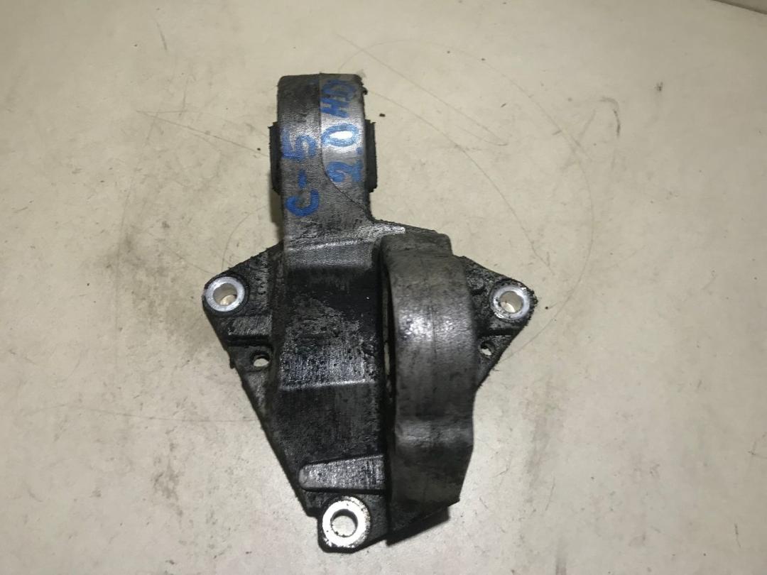 кронштейн полуоси Citroen C5 1 поколение 2003, 2.0 л., дизель, МКПП, хетчбэк 5 дв. - фото №1