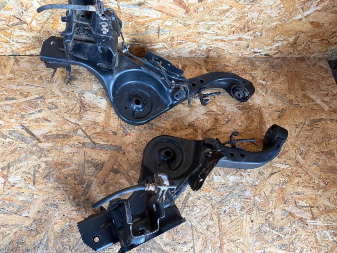 рычаг задний правый Nissan Qashqai 1 2012, 1.5 л., дизель, МКПП, внедорожник 5 дв. - фото №1