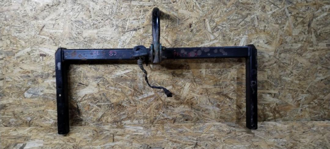 прицепное устройство (фаркоп) Volkswagen Passat B5 1998, 1.6 л., бензин, МКПП, универсал - фото №1