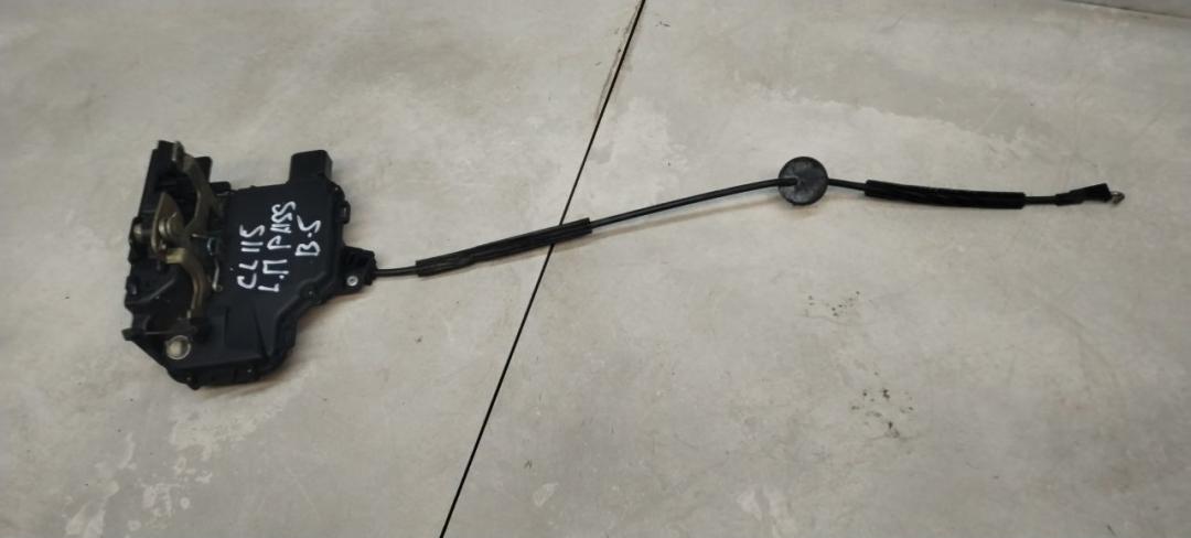 замок двери передней левой Volkswagen Passat B5 1998, 1.8 л., бензин, МКПП, универсал - фото №1