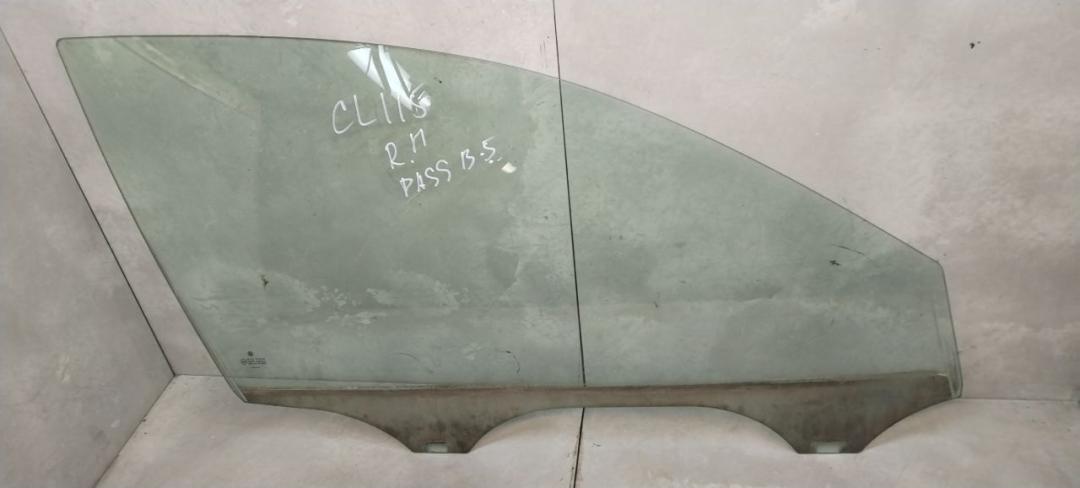 стекло двери передней правой Volkswagen Passat B5 1998, 1.8 л., бензин, МКПП, универсал - фото №1