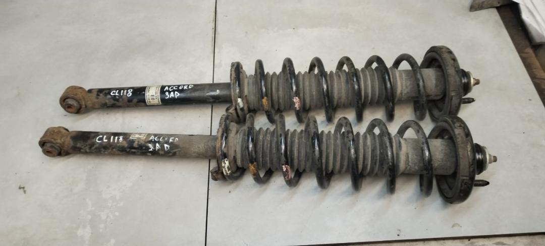 стойка задняя Honda Accord 6 поколение 1999, 1.8 л., бензин, МКПП, седан - фото №1