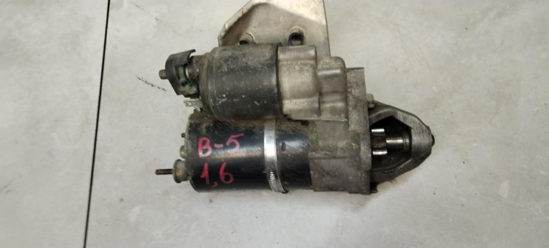 стартер Volkswagen Passat B5 1998, 1.6 л., бензин, МКПП, универсал - фото №1