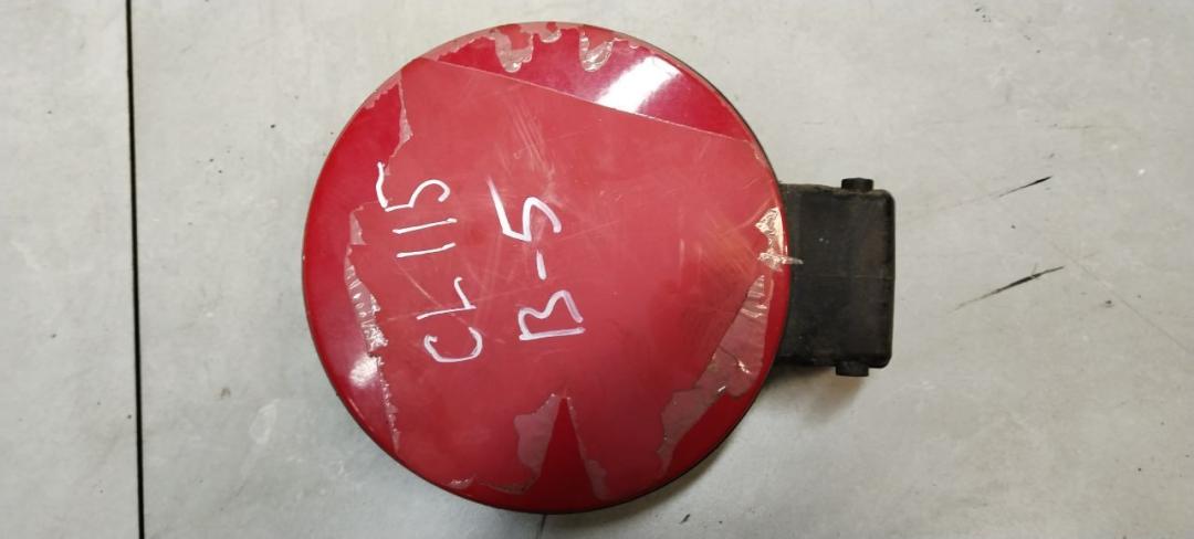 лючок топливного бака Volkswagen Passat B5 1998, 1.8 л., бензин, МКПП, универсал - фото №1