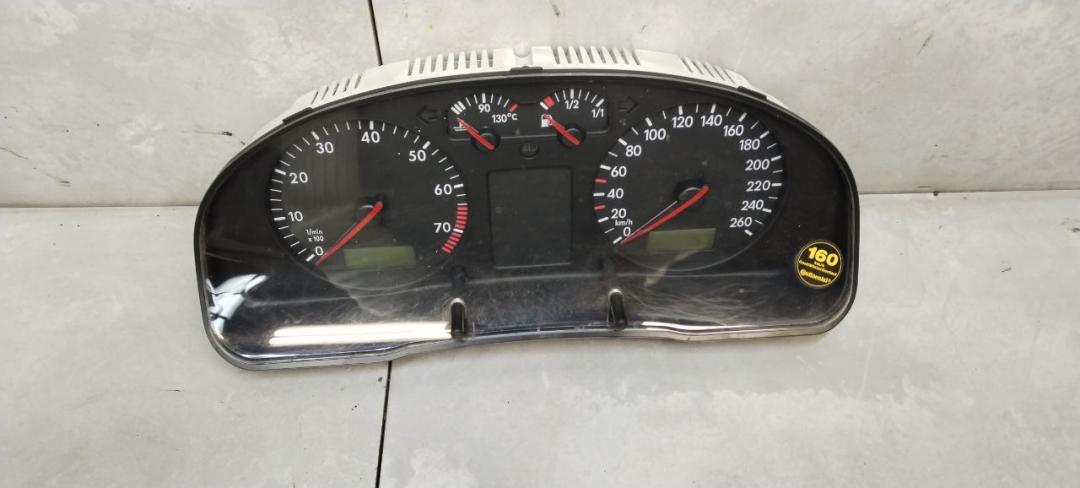 щиток приборов (приборная панель) Volkswagen Passat B5 1999, 1.6 л., бензин, МКПП, универсал, 3B0919861B - фото №1