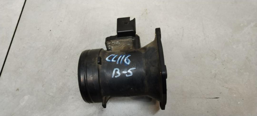 расходомер воздуха Volkswagen Passat B5 1999, 1.6 л., бензин, МКПП, универсал, 06A906461B - фото №1