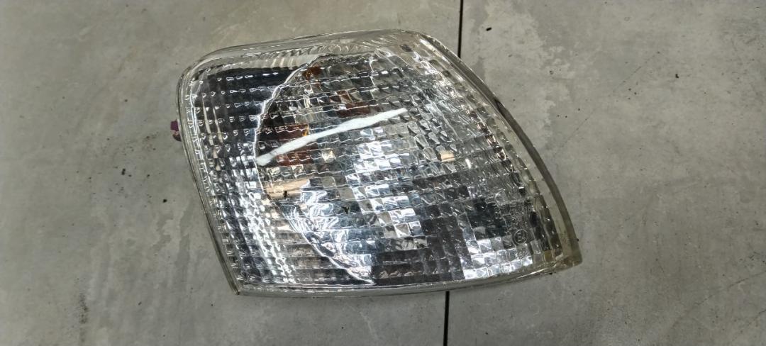 поворотник правый Volkswagen Passat B5 1999, 1.6 л., бензин, МКПП, универсал, DEPO - фото №1