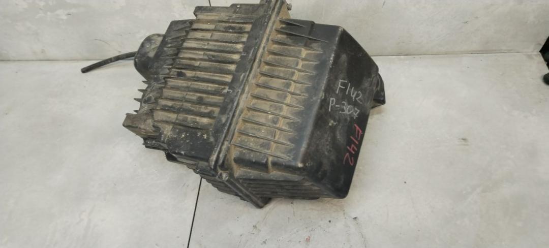 корпус воздушного фильтра Peugeot 307 1 поколение 2003, 2.0 л., дизель, хетчбэк 5 дв. - фото №1