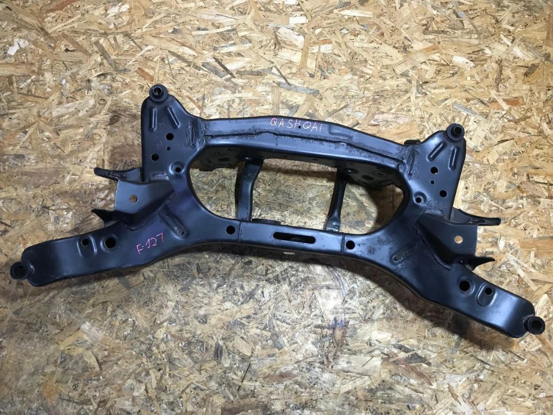 балка подвески задняя Nissan Qashqai 1 2012, 1.5 л., дизель, МКПП, внедорожник 5 дв. - фото №1
