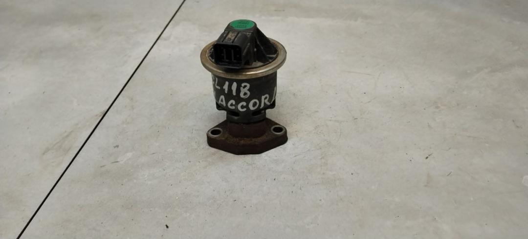 клапан EGR Honda Accord 6 поколение 1999, 1.8 л., бензин, МКПП, седан - фото №1