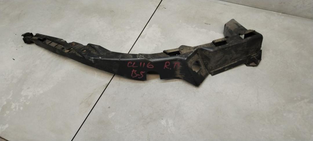 крепление фары правой Volkswagen Passat B5 1999, 1.6 л., бензин, МКПП, универсал - фото №1