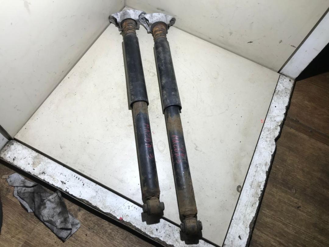 амортизатор задний Mazda 3 BK 2005, 1.6 л., i, бензин, МКПП, хетчбэк 5 дв. - фото №1