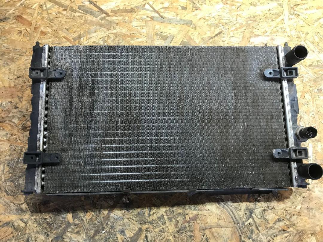 радиатор (основной) Volkswagen Caddy 2 поколение 1999, 1.9 л., D, дизель, МКПП, фургон - фото №1