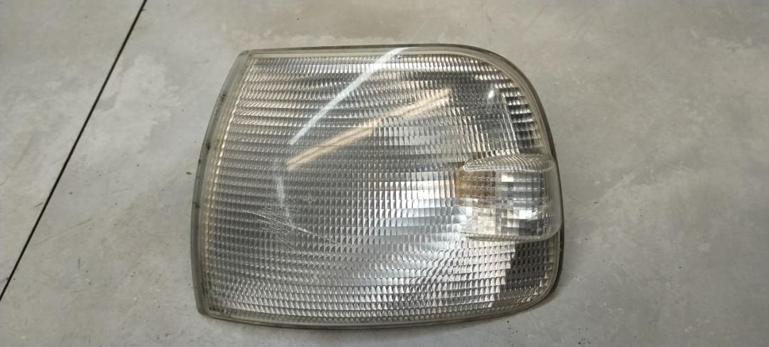 поворотник левый Volkswagen Transporter T4 1998, 2.5 л., дизель, МКПП, микроавтобус - фото №1