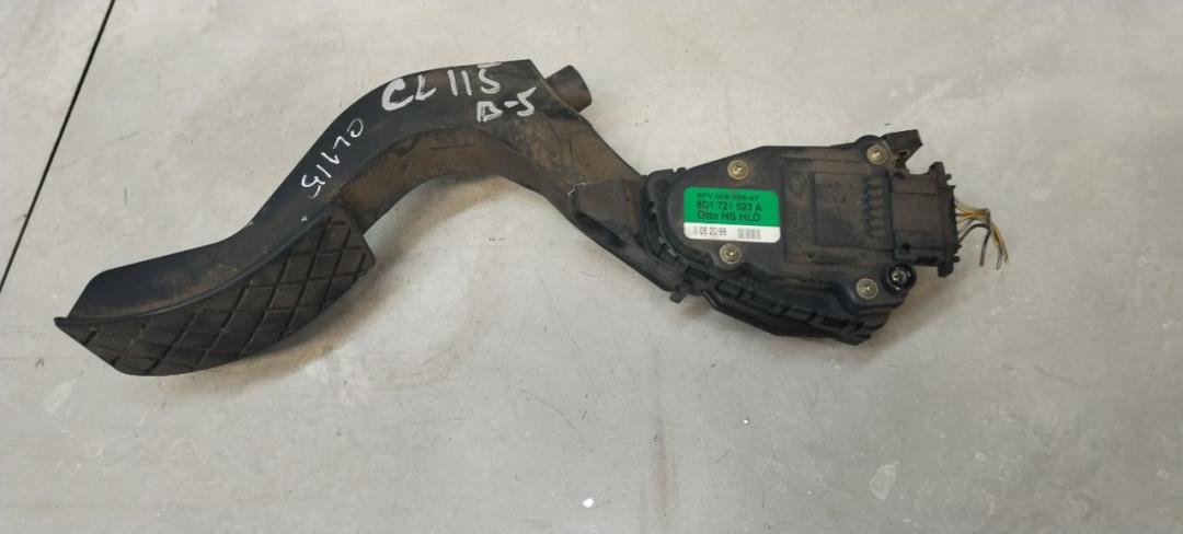 педаль Volkswagen Passat B5 1998, 1.8 л., бензин, МКПП, универсал, 8D1721523A - фото №1