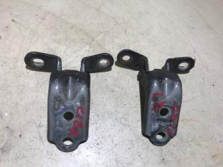 петля двери Kia Ceed 1 поколение 2007, 1.6 л., дизель, хетчбэк 5 дв.