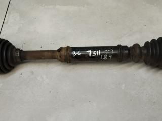 полуось передняя левая (приводной вал, ШРУС) Volkswagen Passat B5 1998, 1.8 л., бензин, МКПП, универсал