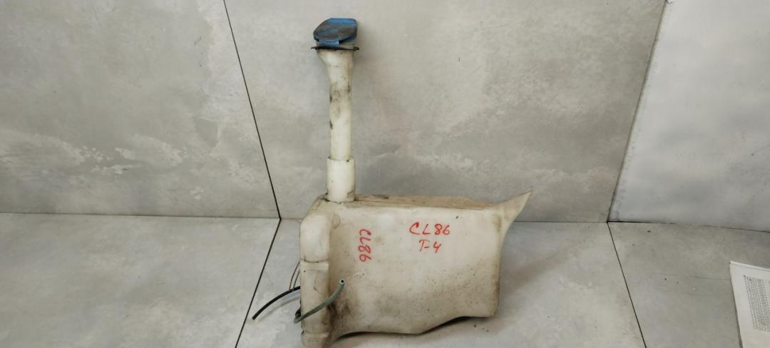 бачок омывателя Volkswagen Transporter T4 1998, 2.5 л., дизель, МКПП, микроавтобус - фото №1