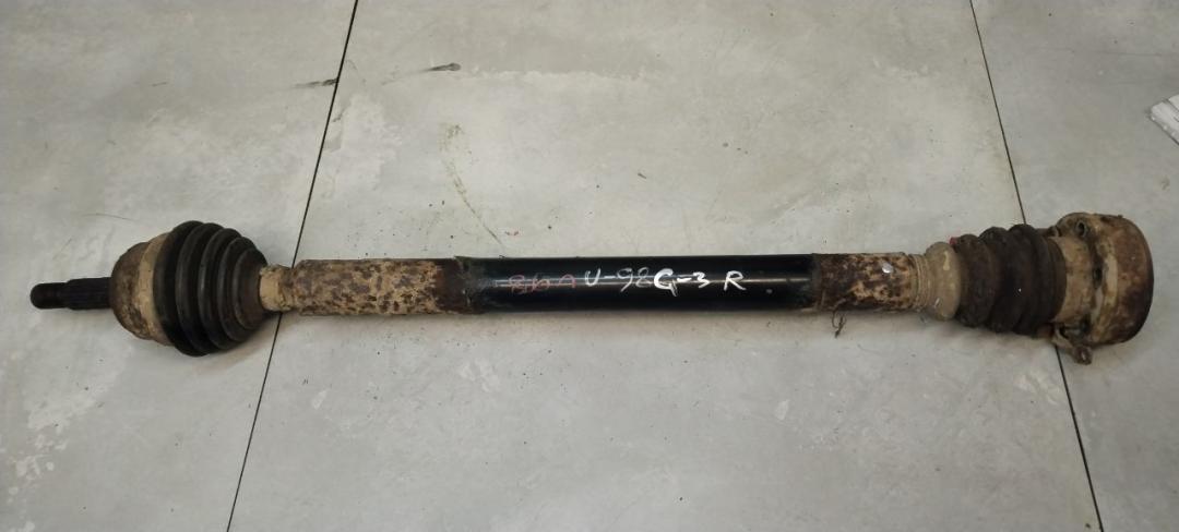 полуось передняя правая (приводной вал, ШРУС) Volkswagen Golf 3 поколение 1995, 1.4 л., бензин, МКПП, универсал - фото №1