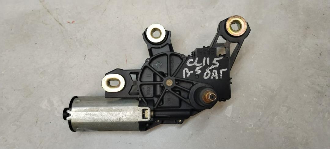 моторчик заднего стеклоочистителя (дворника) Volkswagen Passat B5 1998, 1.8 л., бензин, МКПП, универсал - фото №1