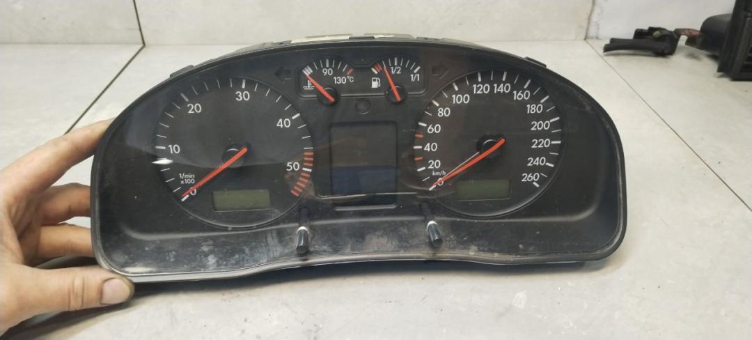 щиток приборов (приборная панель) Volkswagen Passat B5 2001, 1.9 л., дизель - фото №1