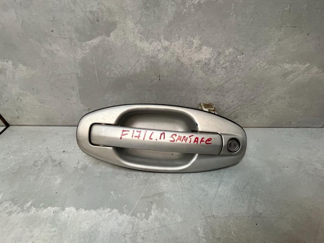 ручка наружная передняя левая Hyundai Santa Fe 1 поколение (SM) 2002, 2.0 л., дизель, АКПП - фото №1
