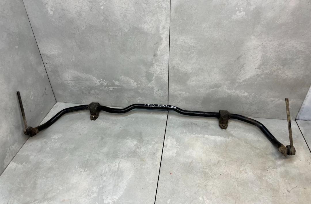 стабилизатор подвески передний Volkswagen Passat B6 2008, 1.9 л., дизель, МКПП, седан, 3C0411303P - фото №1