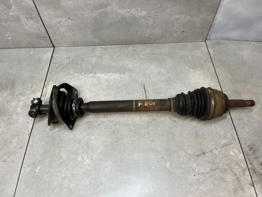 полуось передняя левая (приводной вал, ШРУС) Renault Megane 1 поколение [рестайлинг] 2000, 1.9 л., дизель, МКПП