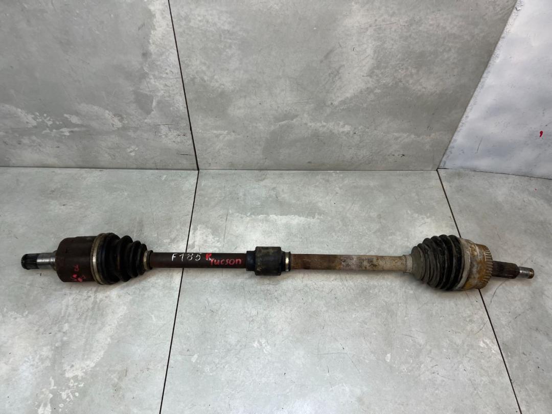 полуось передняя правая (приводной вал, ШРУС) Hyundai Tucson 1 поколение 2008, 2.0 л., дизель, МКПП
