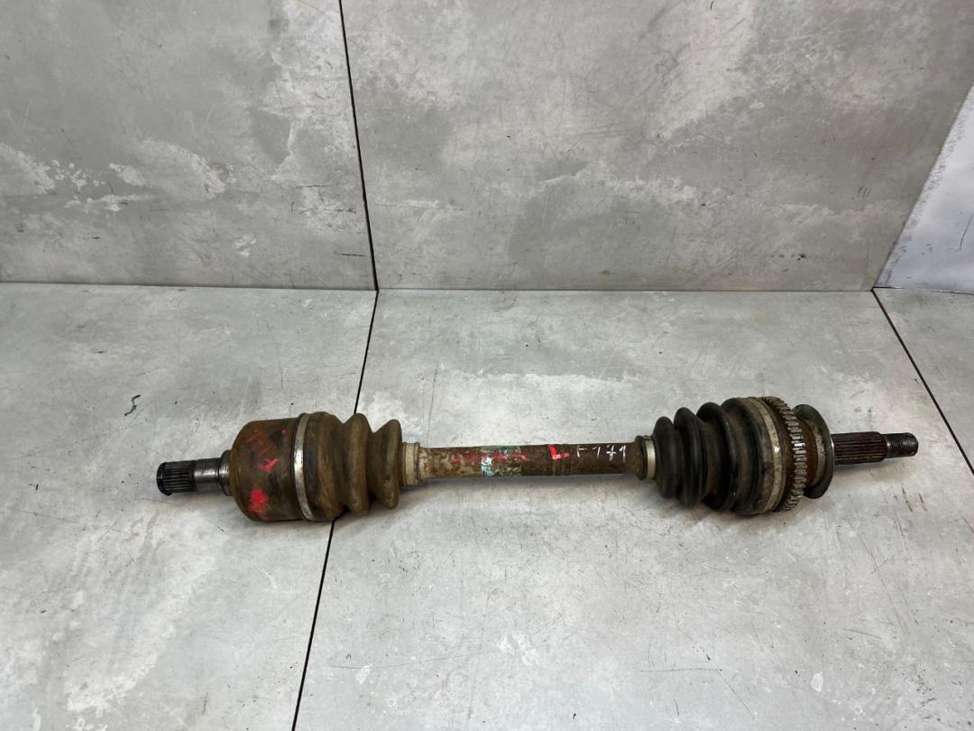 полуось передняя левая (приводной вал, ШРУС) Hyundai Santa Fe 1 поколение (SM) 2002, 2.0 л., дизель, АКПП