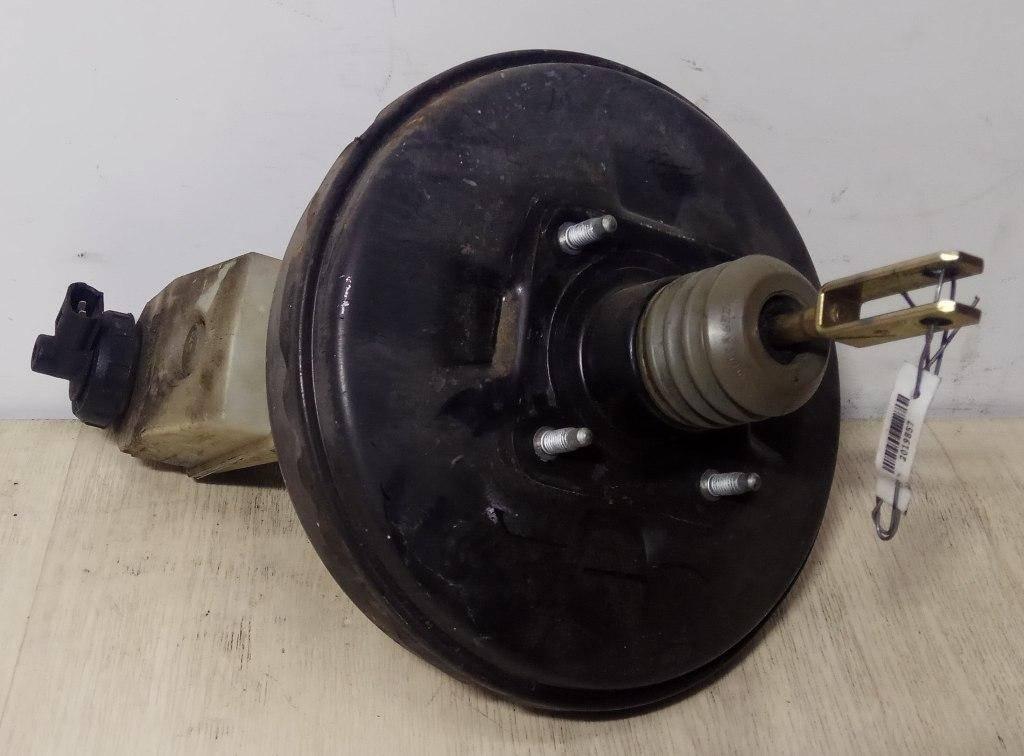 цилиндр тормозной главный Renault Scenic 1 поколение 1996, 1.6 л., i, K7M 710, бензин, МКПП, синий, минивэн, передний привод, 7700411778A - фото №1