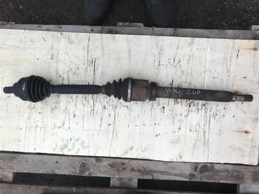 полуось передняя правая (приводной вал, ШРУС) Volvo V50 1 поколение 2006, 2.0 л., дизель - фото №1