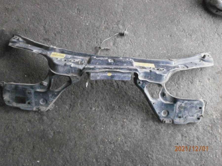 передняя панель крепления облицовки (телевизор) Rover 75 1 поколение 2003 - фото №1