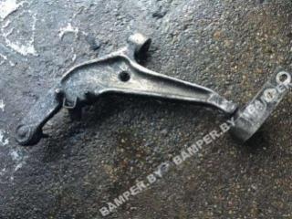 рычаг передний правый Nissan X-Trail T30 2004