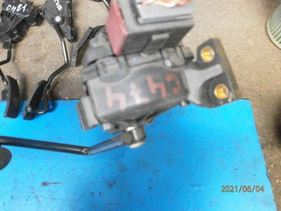 педаль Opel Agila 1 поколение (A) 2003, 1.0 л., бензин, МКПП - фото №1