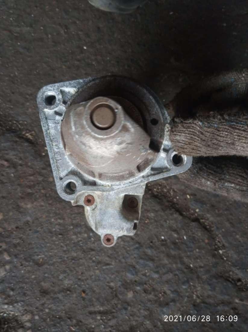 стартер Ford Fusion 1 поколение 2004, 1.4 л., i, бензин, МКПП, хетчбэк 5 дв. - фото №1