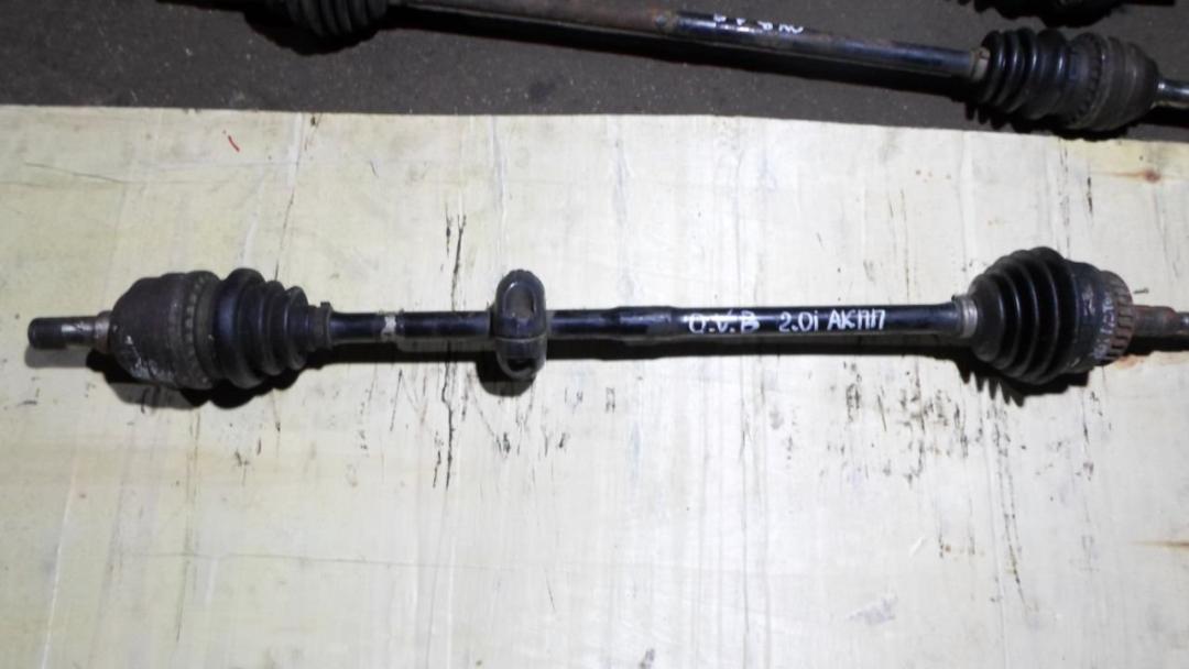 полуось передняя правая (приводной вал, ШРУС) Opel Vectra B 1998, 2.0 л., бензин, АКПП - фото №1